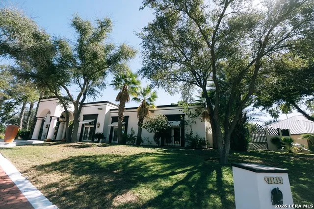 415 MERLIN RD Laredo, TX 78041