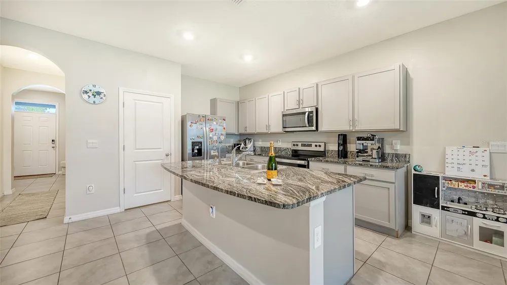 8777 MILESTONE DRIVE Sarasota, FL 34238