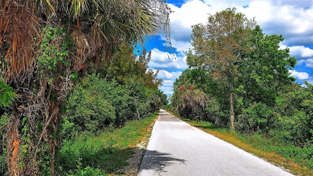 8777 MILESTONE DRIVE Sarasota, FL 34238