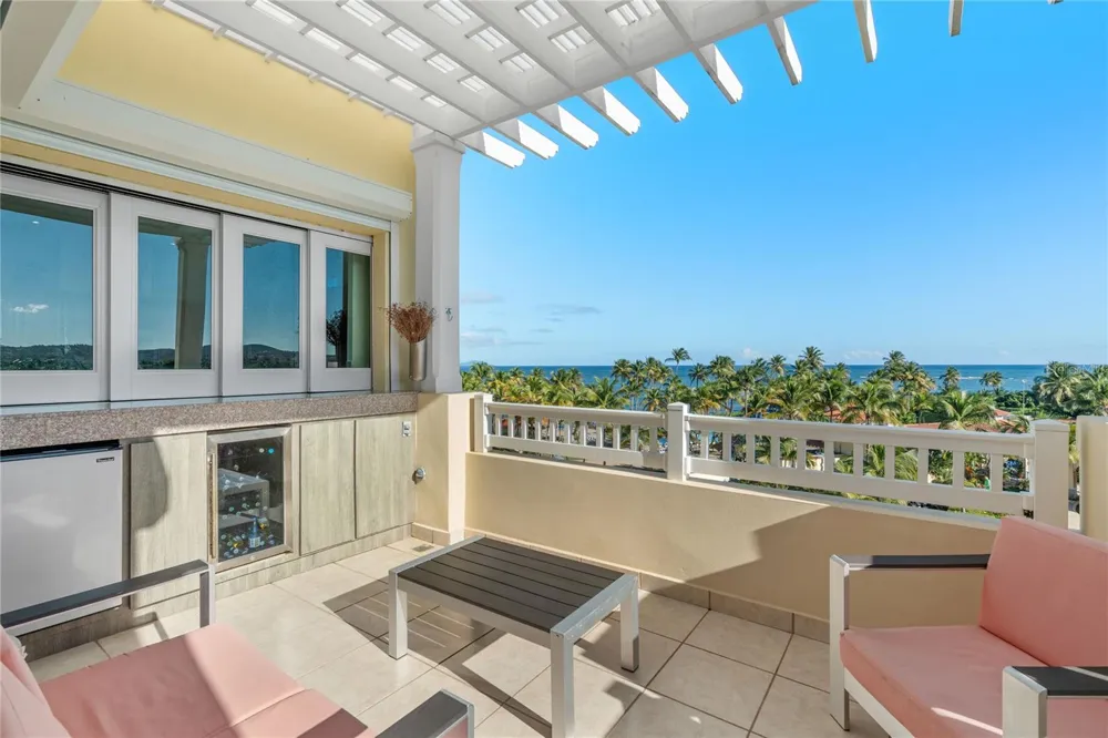 100 OCEAN DRIVE #154 Humacao, PR 00791