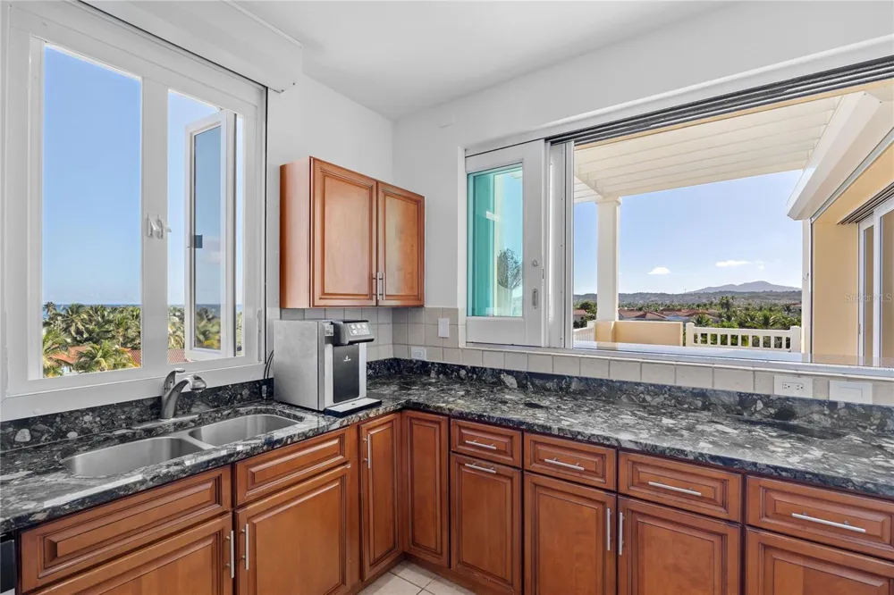 100 OCEAN DRIVE #154 Humacao, PR 00791