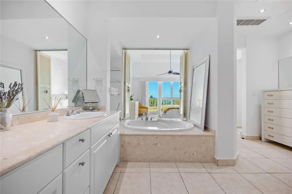 100 OCEAN DRIVE #154 Humacao, PR 00791