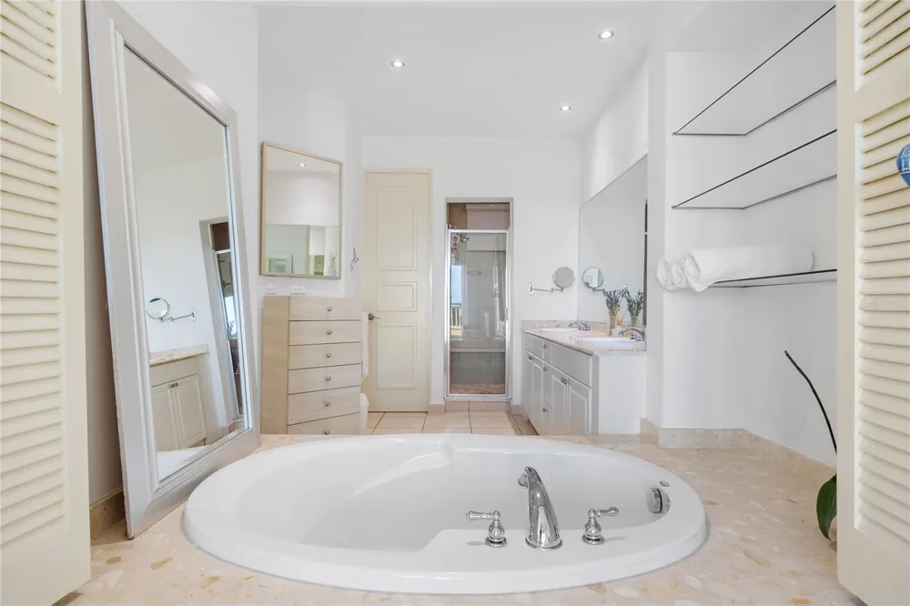 100 OCEAN DRIVE #154 Humacao, PR 00791