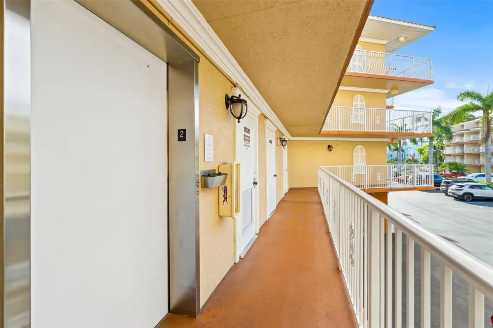 1420 BAYSHORE BOULEVARD #206 Dunedin, FL 34698