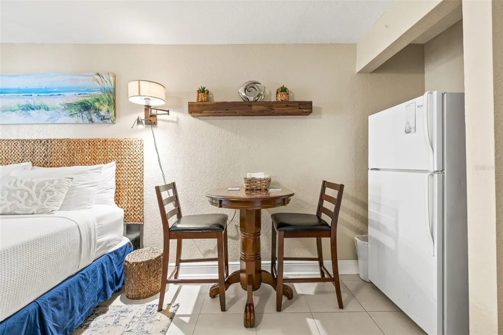 1420 BAYSHORE BOULEVARD #206 Dunedin, FL 34698