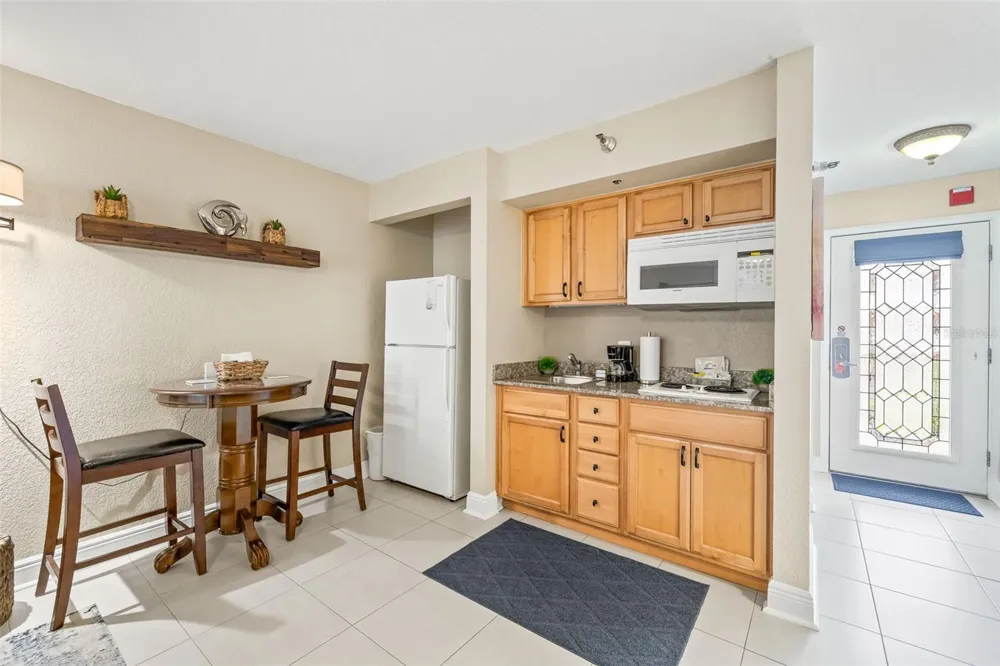 1420 BAYSHORE BOULEVARD #206 Dunedin, FL 34698