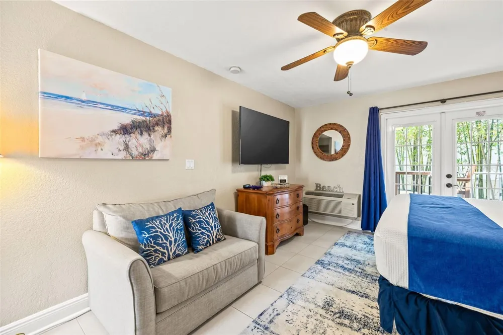 1420 BAYSHORE BOULEVARD #206 Dunedin, FL 34698