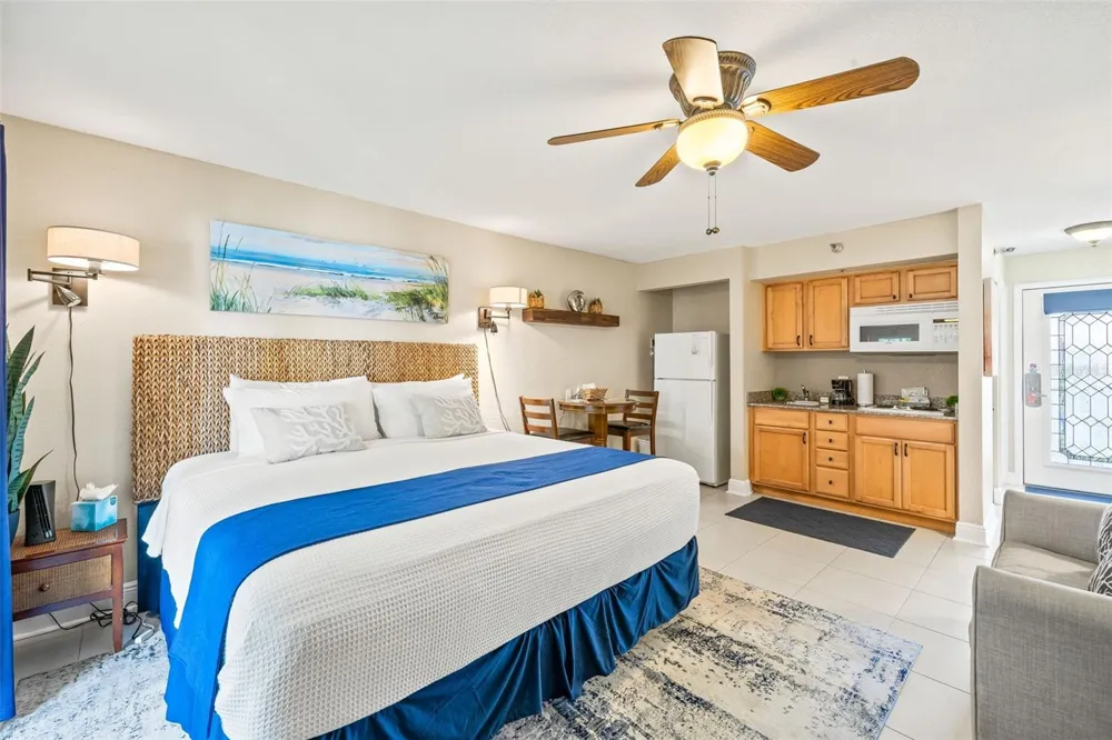 1420 BAYSHORE BOULEVARD #206 Dunedin, FL 34698