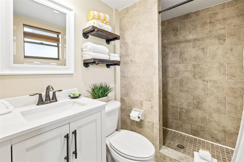 1420 BAYSHORE BOULEVARD #206 Dunedin, FL 34698