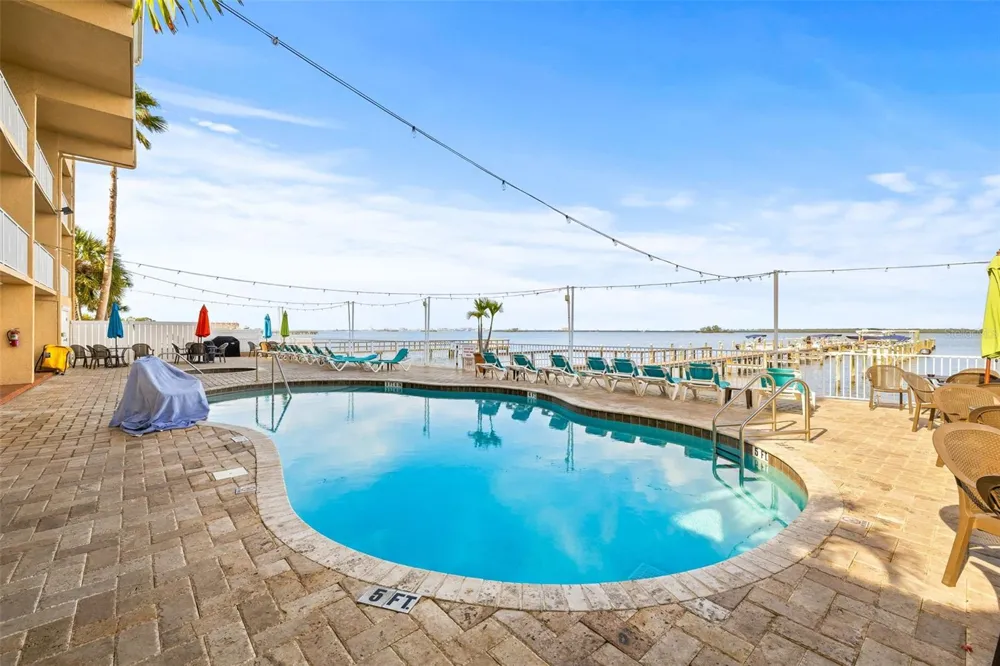 1420 BAYSHORE BOULEVARD #206 Dunedin, FL 34698