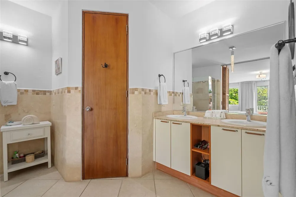 300 HARBOUR DRIVE #A7 Humacao, PR 00791