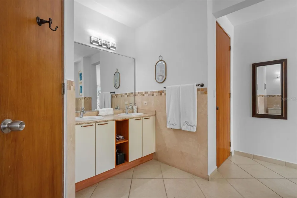 300 HARBOUR DRIVE #A7 Humacao, PR 00791