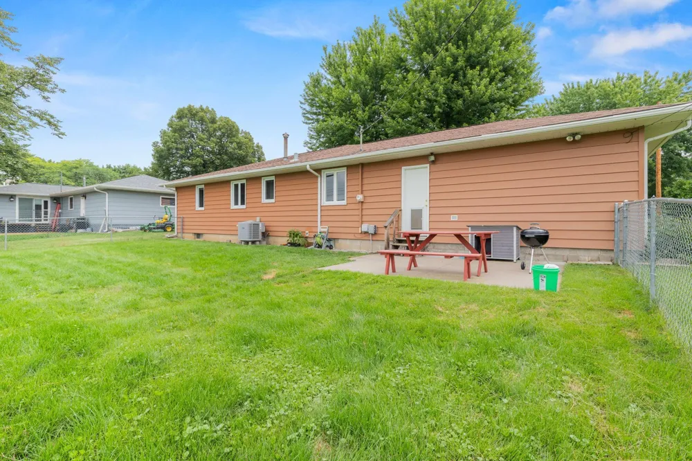 317 Emherst Street Winona, MN 55987