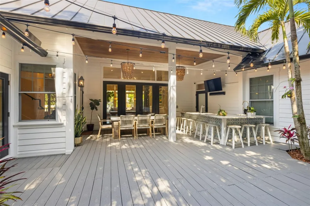 5610 RIVER SHORE DRIVE Tampa, FL 33603