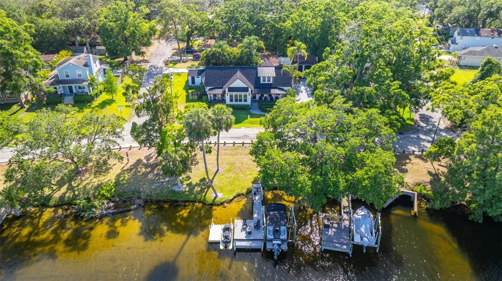 5610 RIVER SHORE DRIVE Tampa, FL 33603