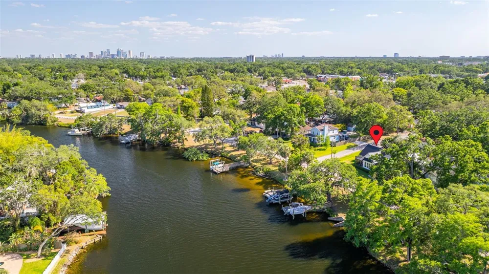 5610 RIVER SHORE DRIVE Tampa, FL 33603