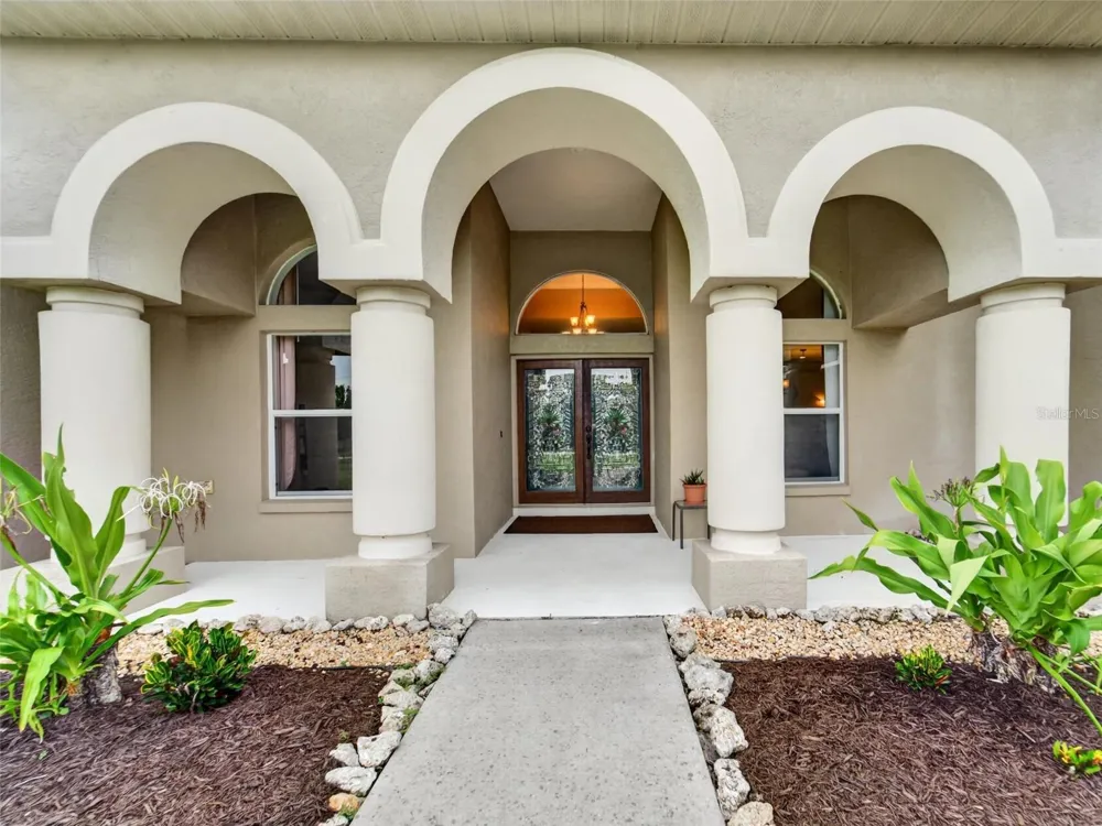13020 SHADOW RUN BOULEVARD Riverview, FL 33569