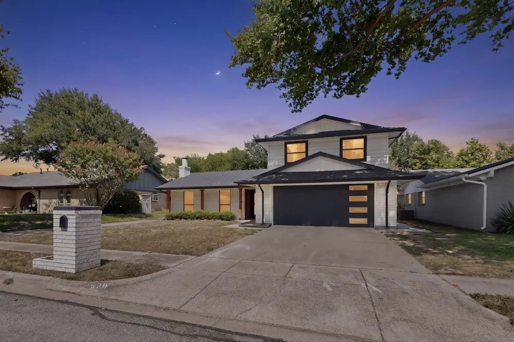 928 Columbus Court Bedford, TX 76022