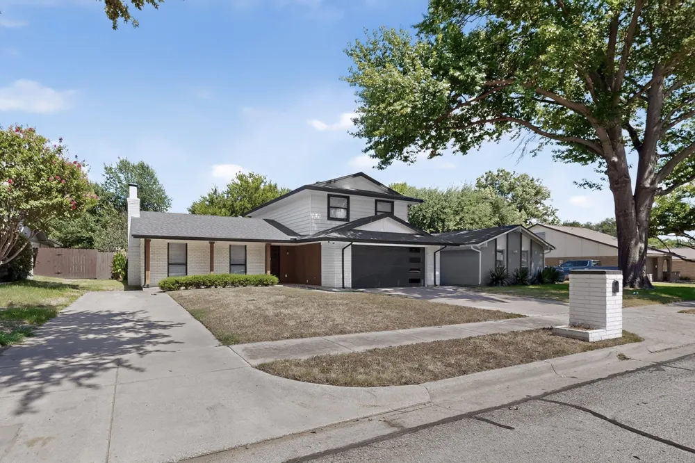 928 Columbus Court Bedford, TX 76022