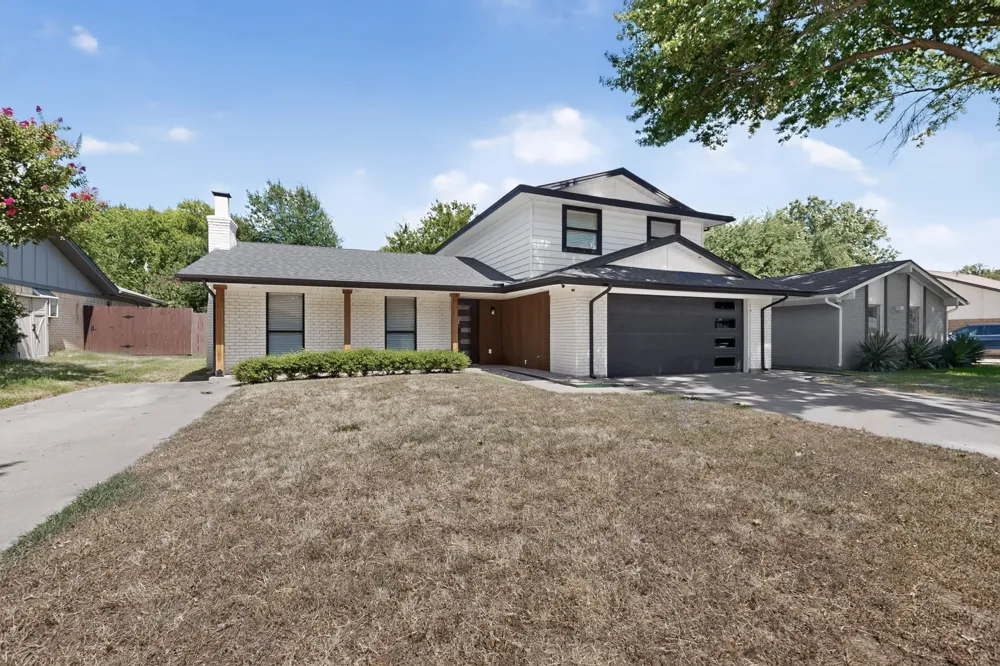 928 Columbus Court Bedford, TX 76022