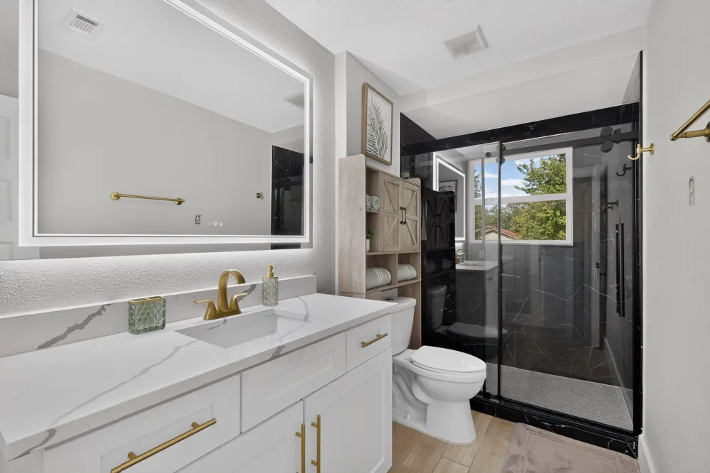 928 Columbus Court Bedford, TX 76022