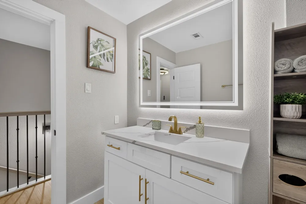 928 Columbus Court Bedford, TX 76022