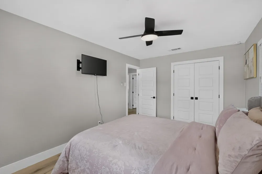 928 Columbus Court Bedford, TX 76022
