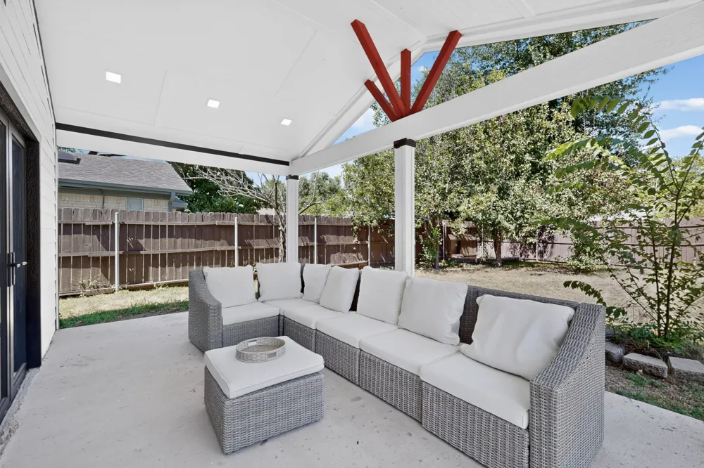 928 Columbus Court Bedford, TX 76022