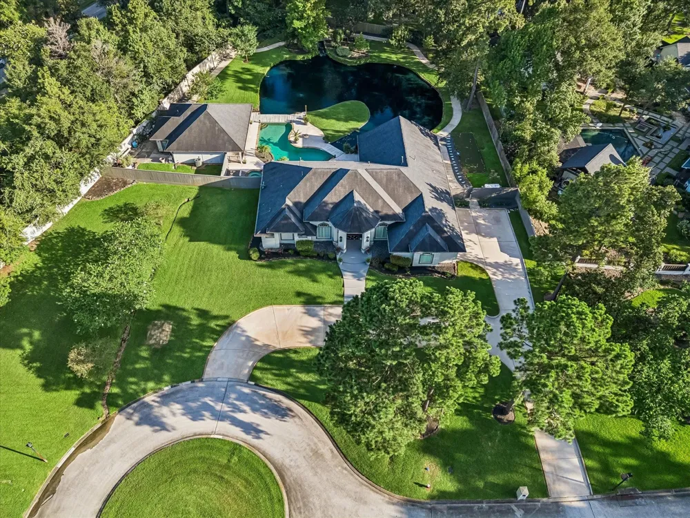 11 Turtle Cove Court Kingwood, TX 77346