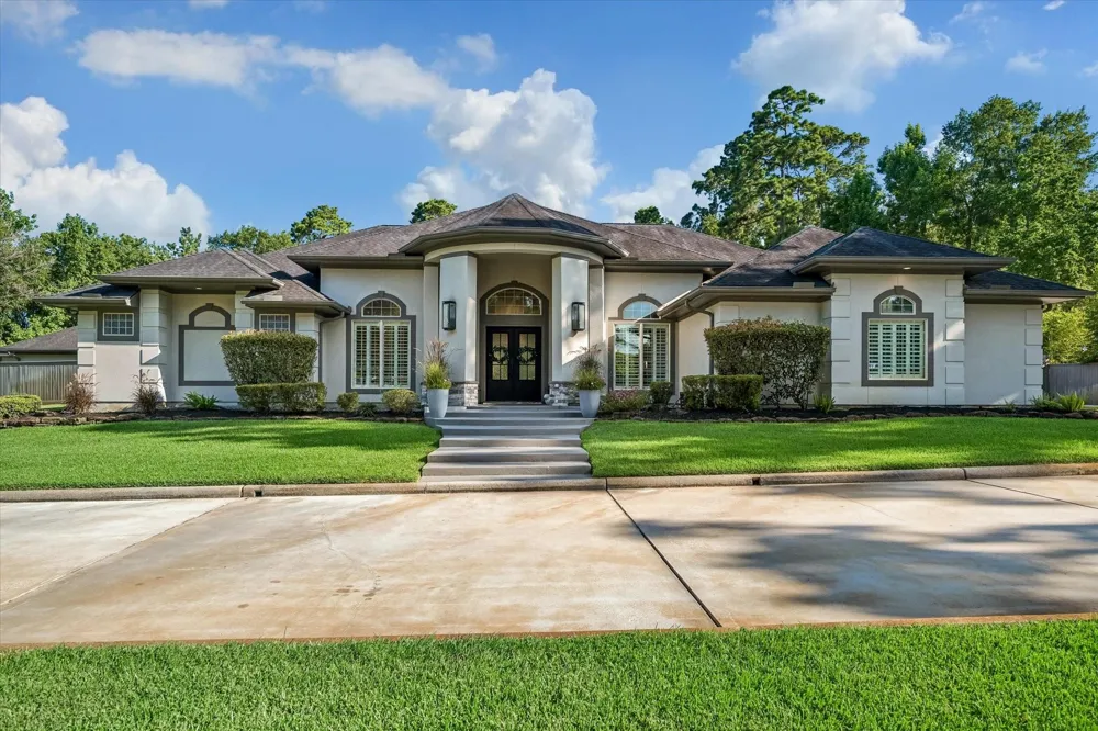 11 Turtle Cove Court Kingwood, TX 77346