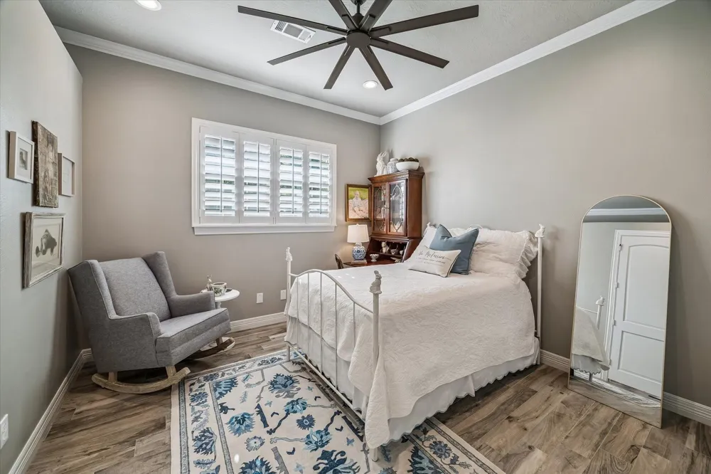 11 Turtle Cove Court Kingwood, TX 77346