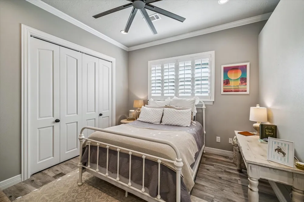 11 Turtle Cove Court Kingwood, TX 77346