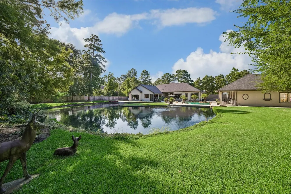 11 Turtle Cove Court Kingwood, TX 77346