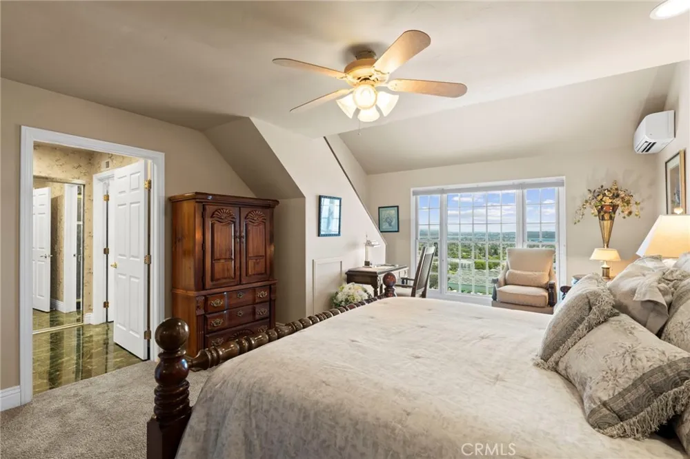 1269 Van Nuys San Diego, CA 92109