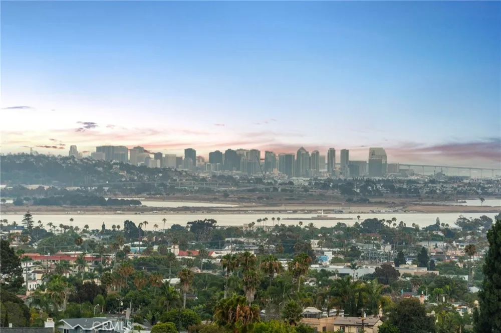 1269 Van Nuys San Diego, CA 92109