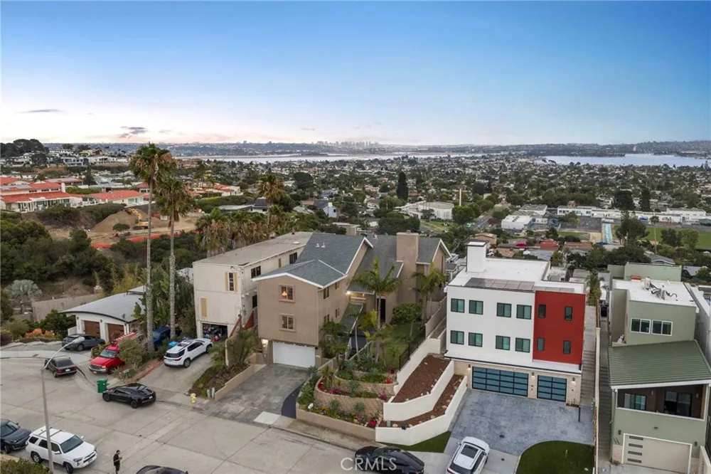 1269 Van Nuys San Diego, CA 92109