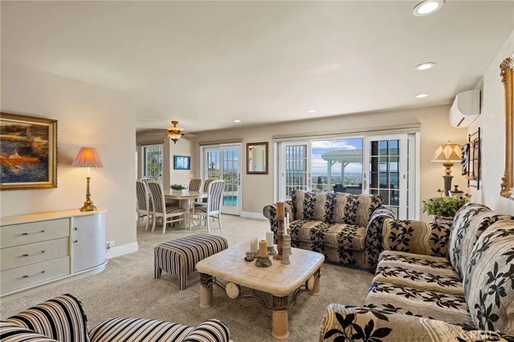 1269 Van Nuys San Diego, CA 92109