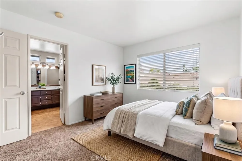 1584 Meadowlark Corona, CA 92881