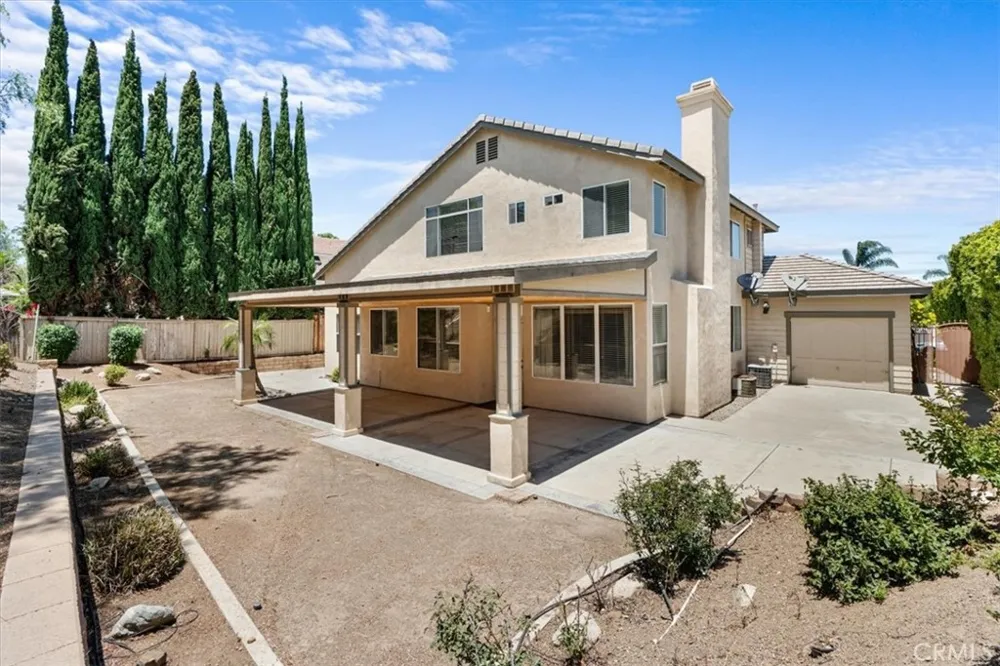 1584 Meadowlark Corona, CA 92881