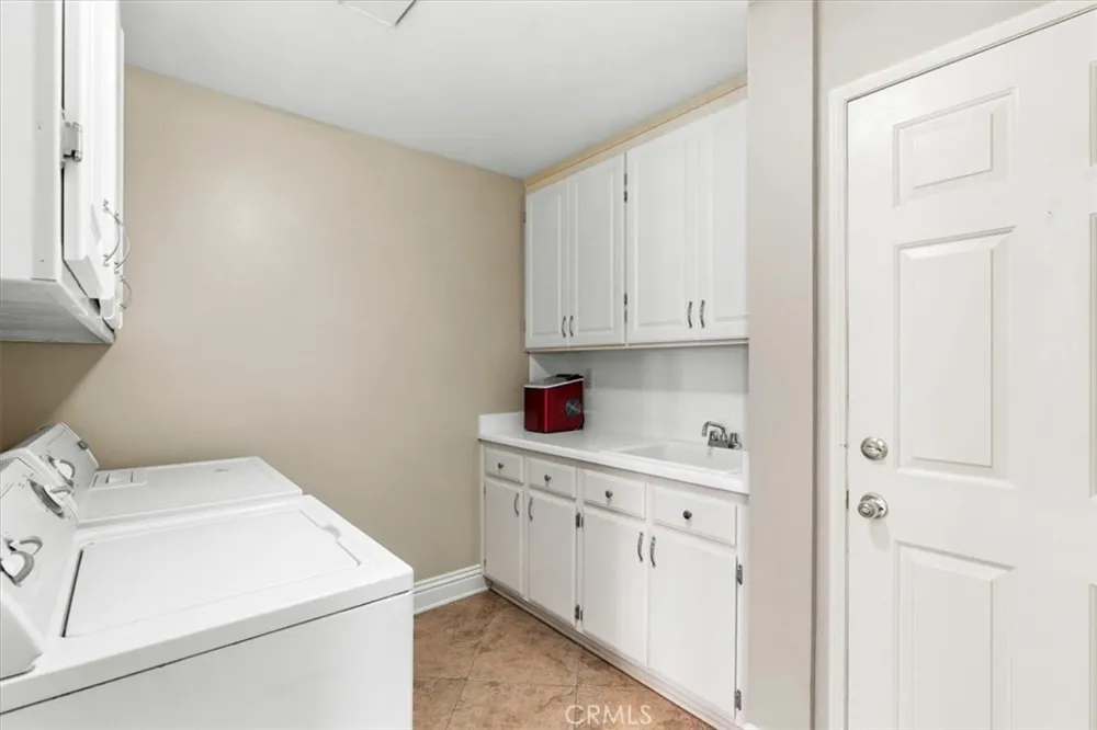 1584 Meadowlark Corona, CA 92881
