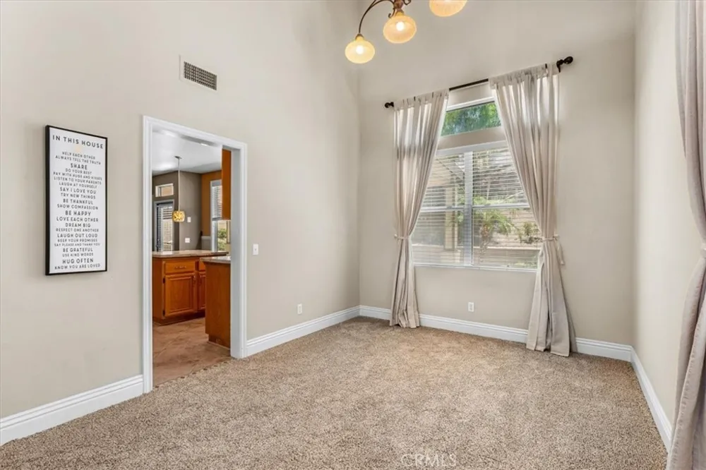 1584 Meadowlark Corona, CA 92881