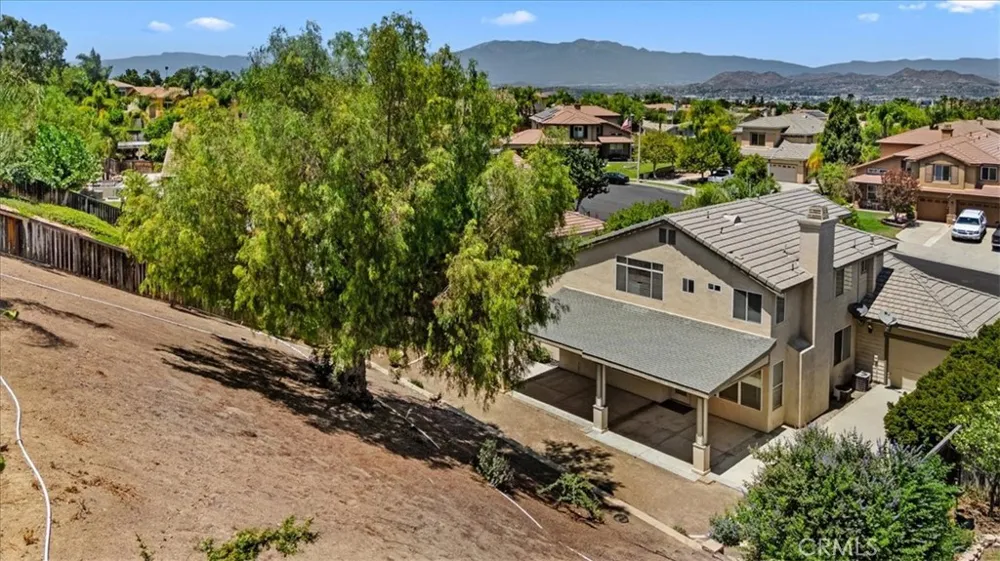 1584 Meadowlark Corona, CA 92881
