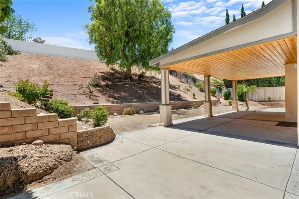 1584 Meadowlark Corona, CA 92881
