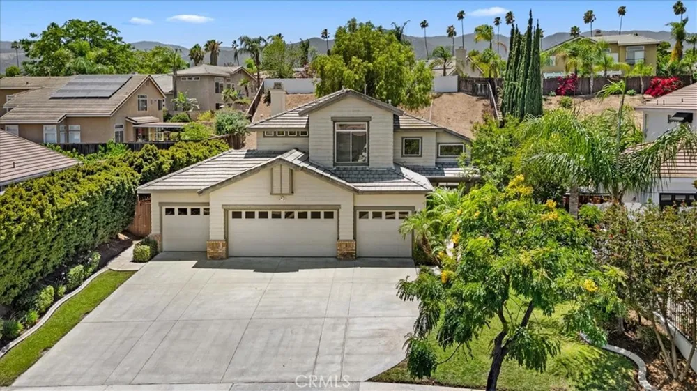 1584 Meadowlark Corona, CA 92881