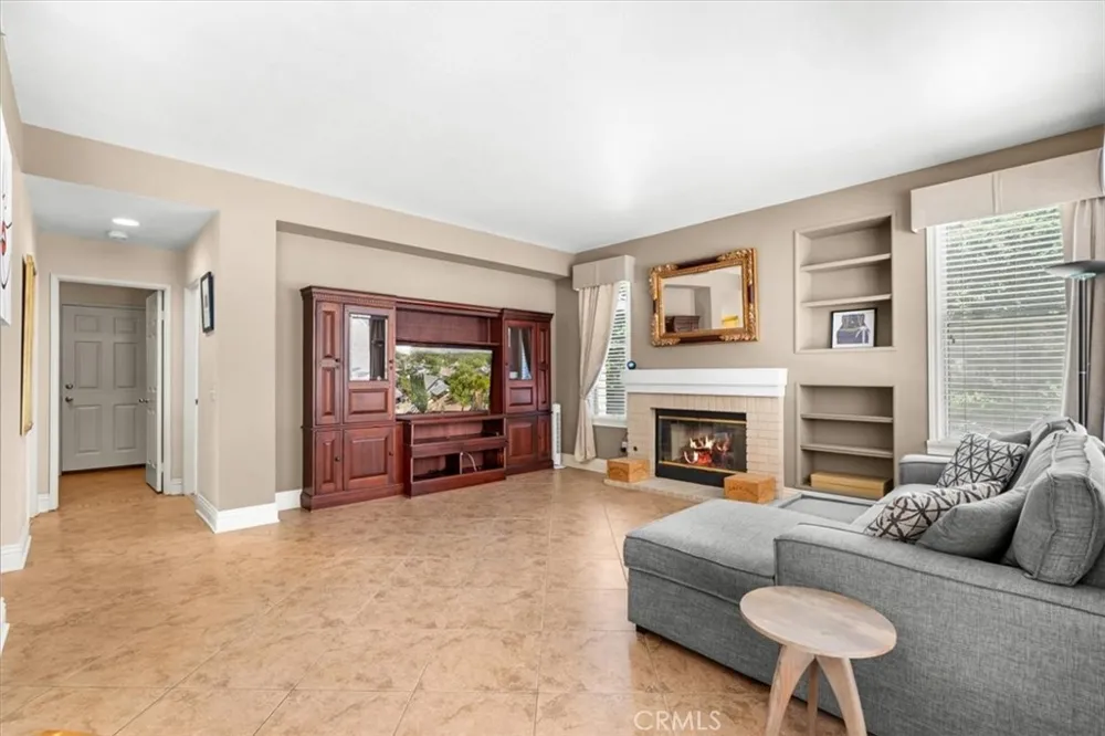 1584 Meadowlark Corona, CA 92881