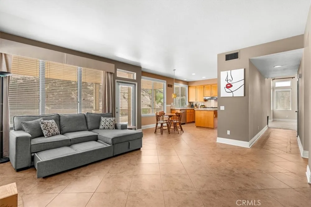 1584 Meadowlark Corona, CA 92881