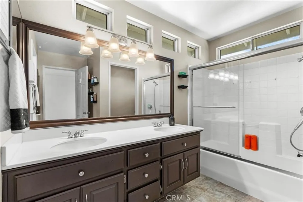 1584 Meadowlark Corona, CA 92881