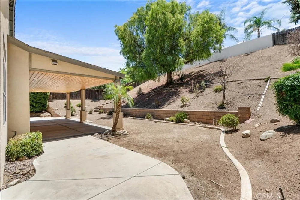 1584 Meadowlark Corona, CA 92881