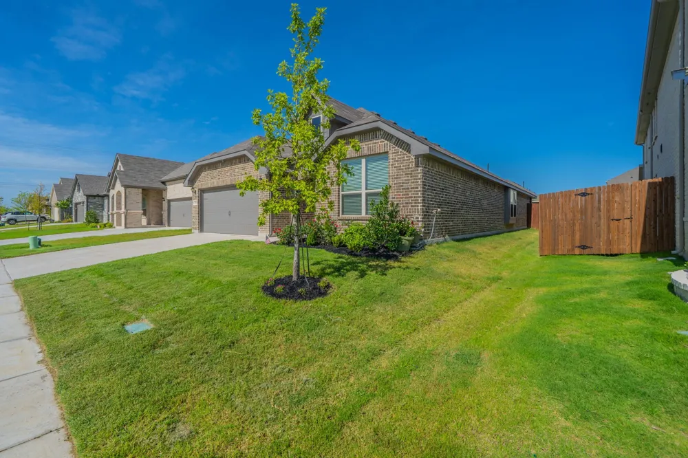5925 Lovills Creek Street Fort Worth, TX 76179
