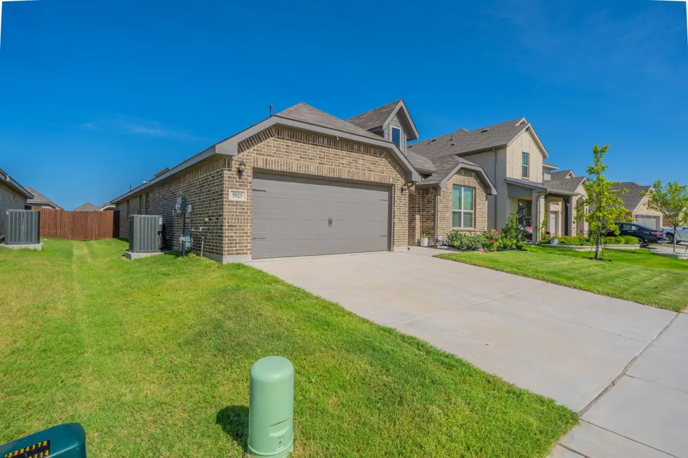 5925 Lovills Creek Street Fort Worth, TX 76179